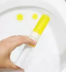 여름이여서 더 자주했던 변기관리를
