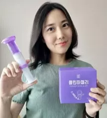주사기를 누르면 꽃모양으로 젤리가 짜지면서 변기 안에 착
