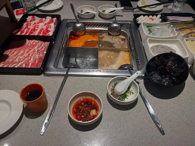 [태그바이 인플루언서 리뷰] 하이디라오 첫 방문. 개구리 뒷다리 첫 시식. 비주얼은 별로지만 맛은 괜찮다.